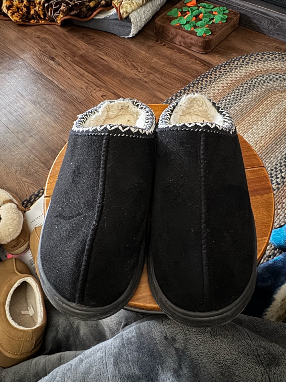 Women’s Plush-Lined Black Slip-On House Shoes